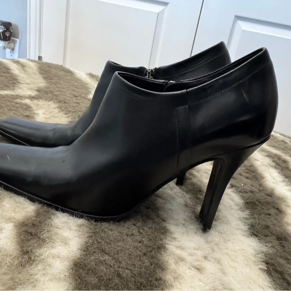 Prada Black Heeled Boots with Smooth Leather and Block Heel - Picture 4 of 8